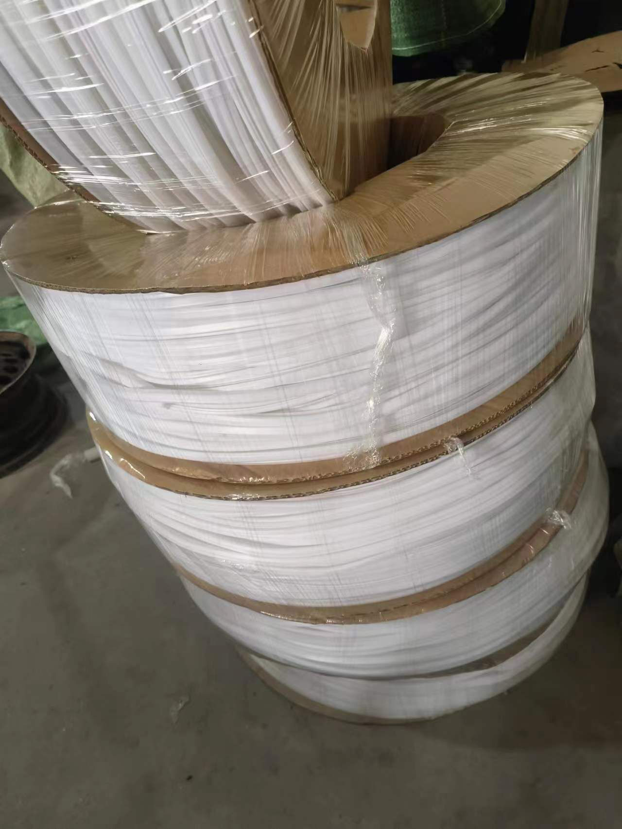 Extrusion Processing Service PE Cover Strip for Wooden Wardrobe Door or Window Frames