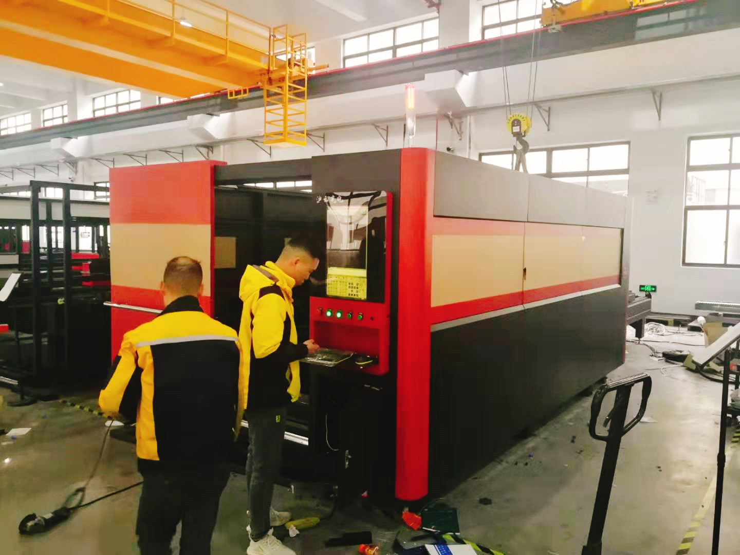 Yaskawa Servo Motor Foster Engraving Model 1 Rachel Steele Tube Video Laser Cutting Machine
