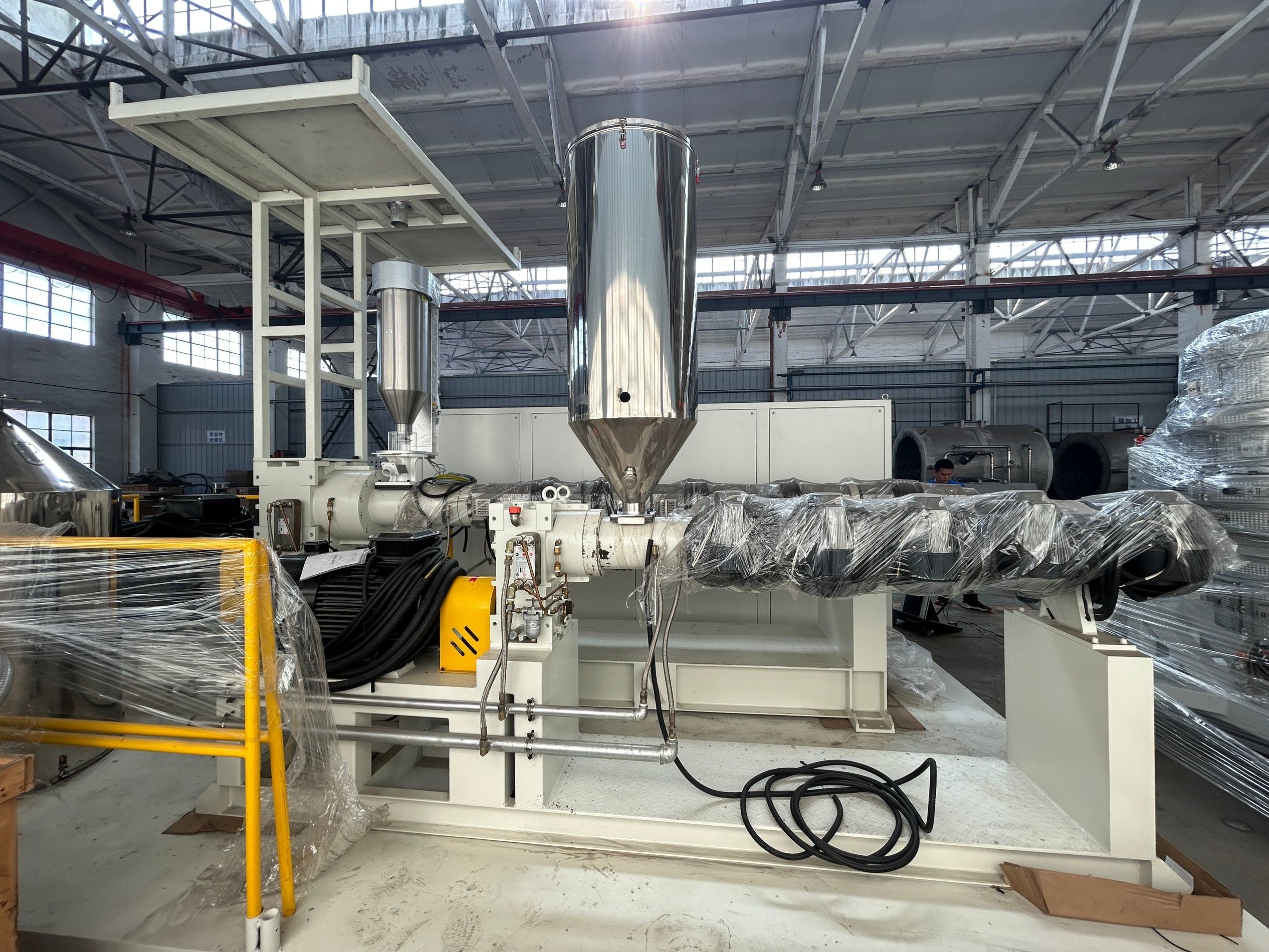 16-1600mm High Speed HDPE PE Water Plastic Pipe Gas Pipe Extrusion Machine Line For Making Plastic Pipes With High Efficiency