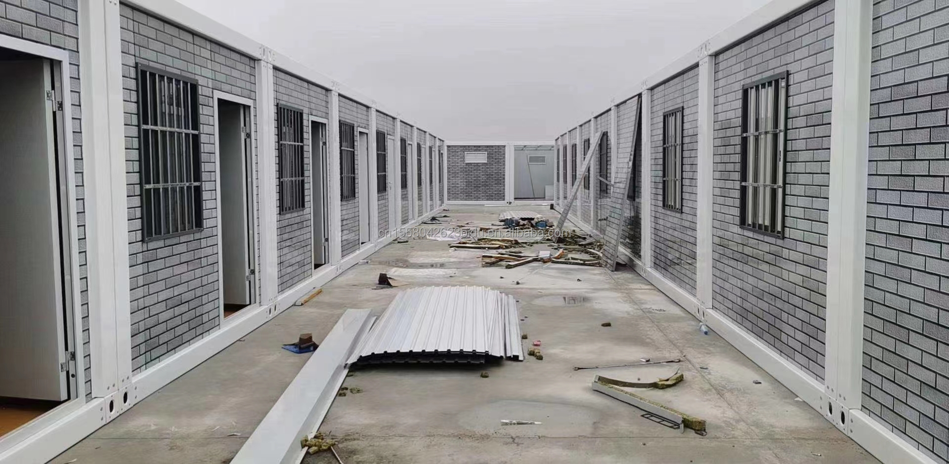 Modern Design 20ft Container Mobile House for Temporary Construction Site Migrant Workers' Living Quarters Solution