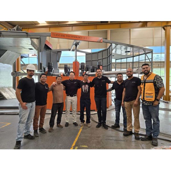 4-Arm Turret Rotational Molding Machine