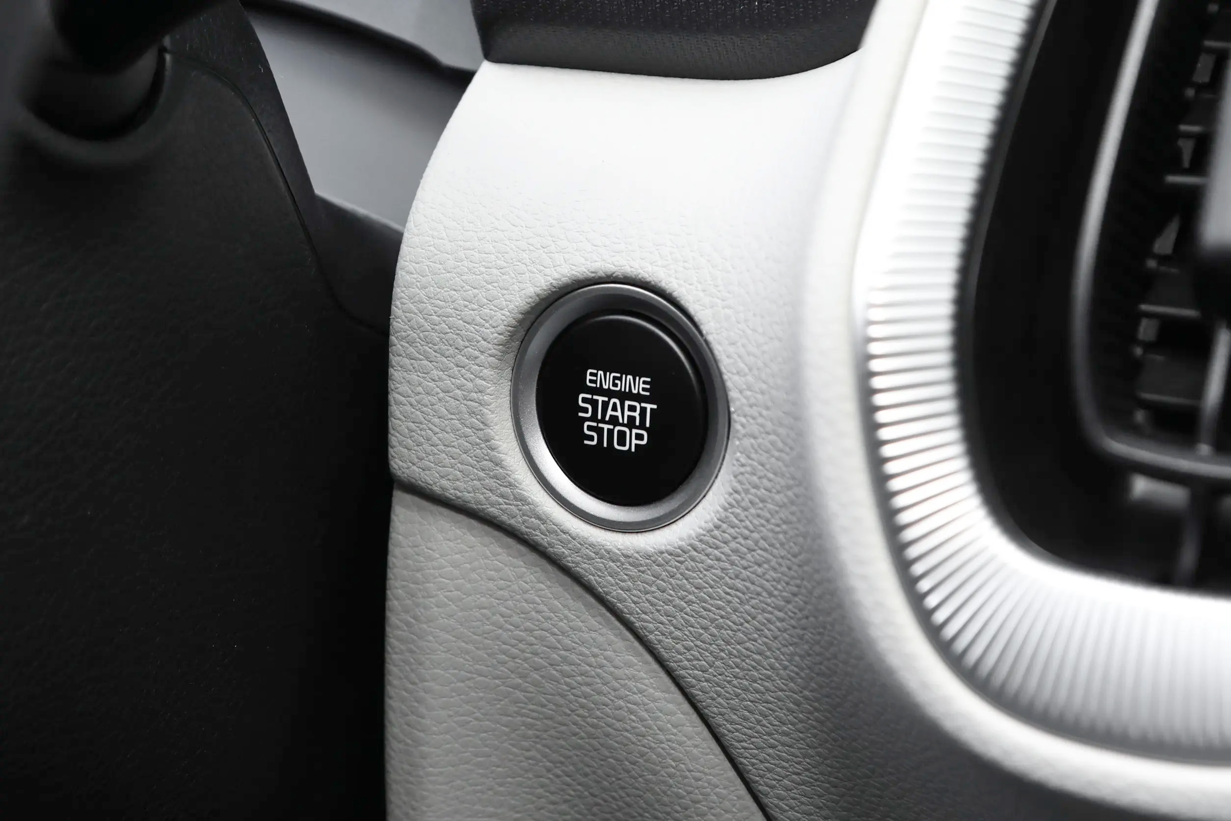 Euro VI Emission Standard Sonet Car Manufactured Small SUV with 5 Seats and Automatic Gear Box