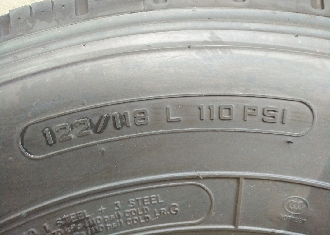 16 Inch Rim Steel Belted Radial Tires Black Color 7.50R16LT High Durability