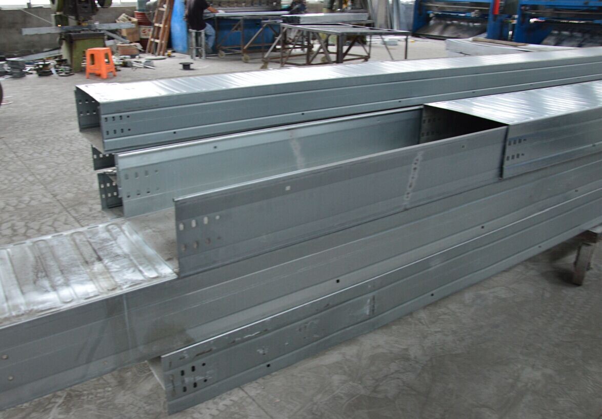 Galvanized Steel Cable Tray Roll Forming Machine Perforated Type 100-600mm