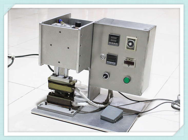1800W AC 220V Stand Up Pouch Sealing Packing Machine