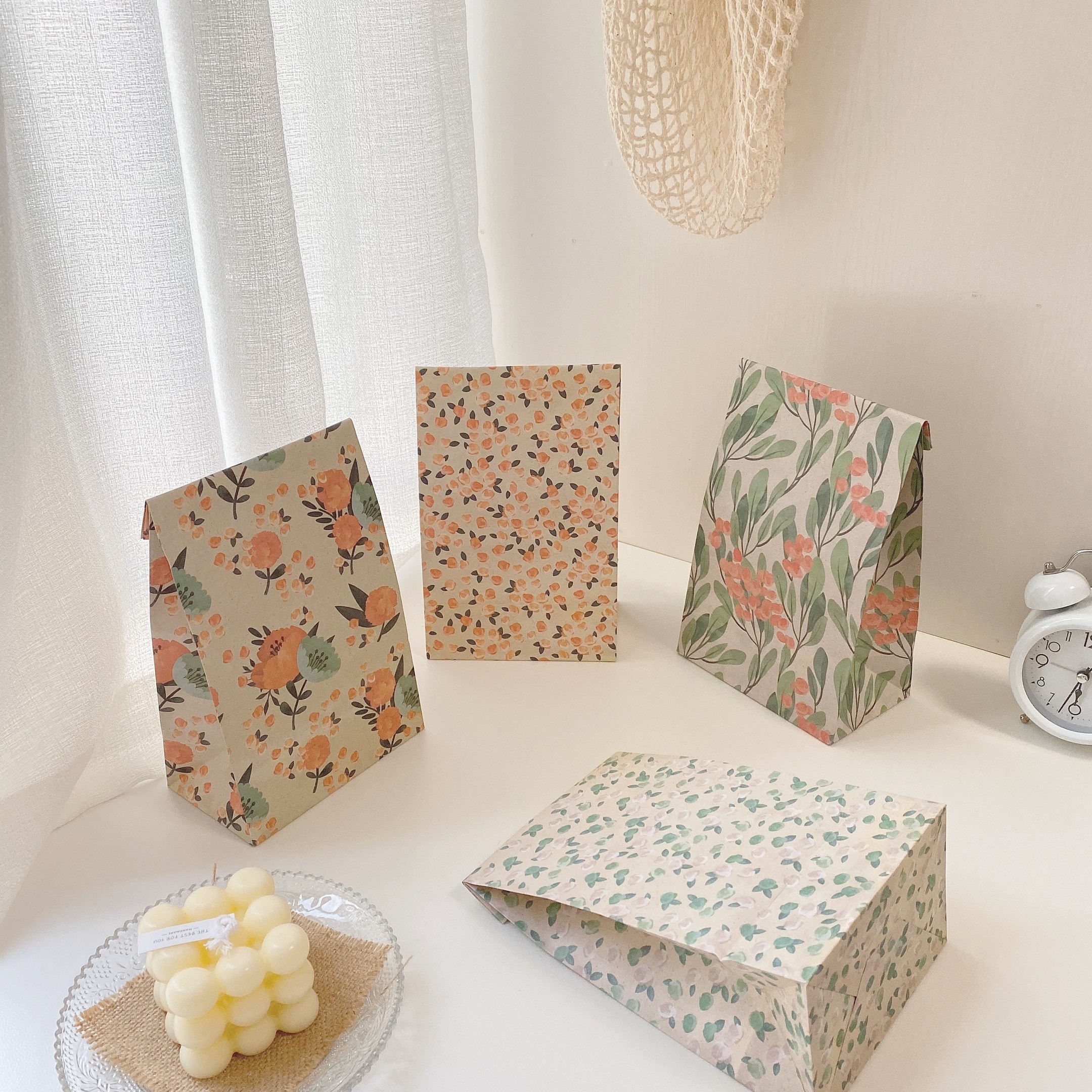 Small Floral Folded Handle Present Paper Bags 30gsm-160gsm Wedding Paper Gift Bag