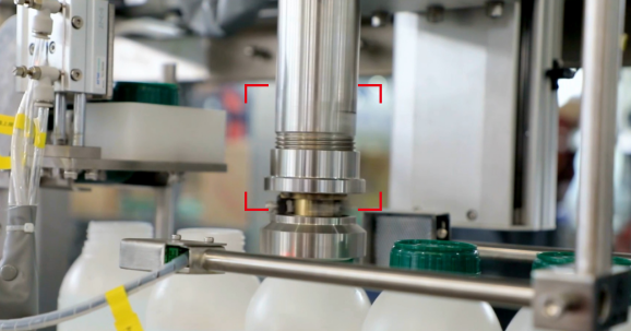 Single Head Automatic Capping Machine for 1L-5 Litre Liquid Filling Machine