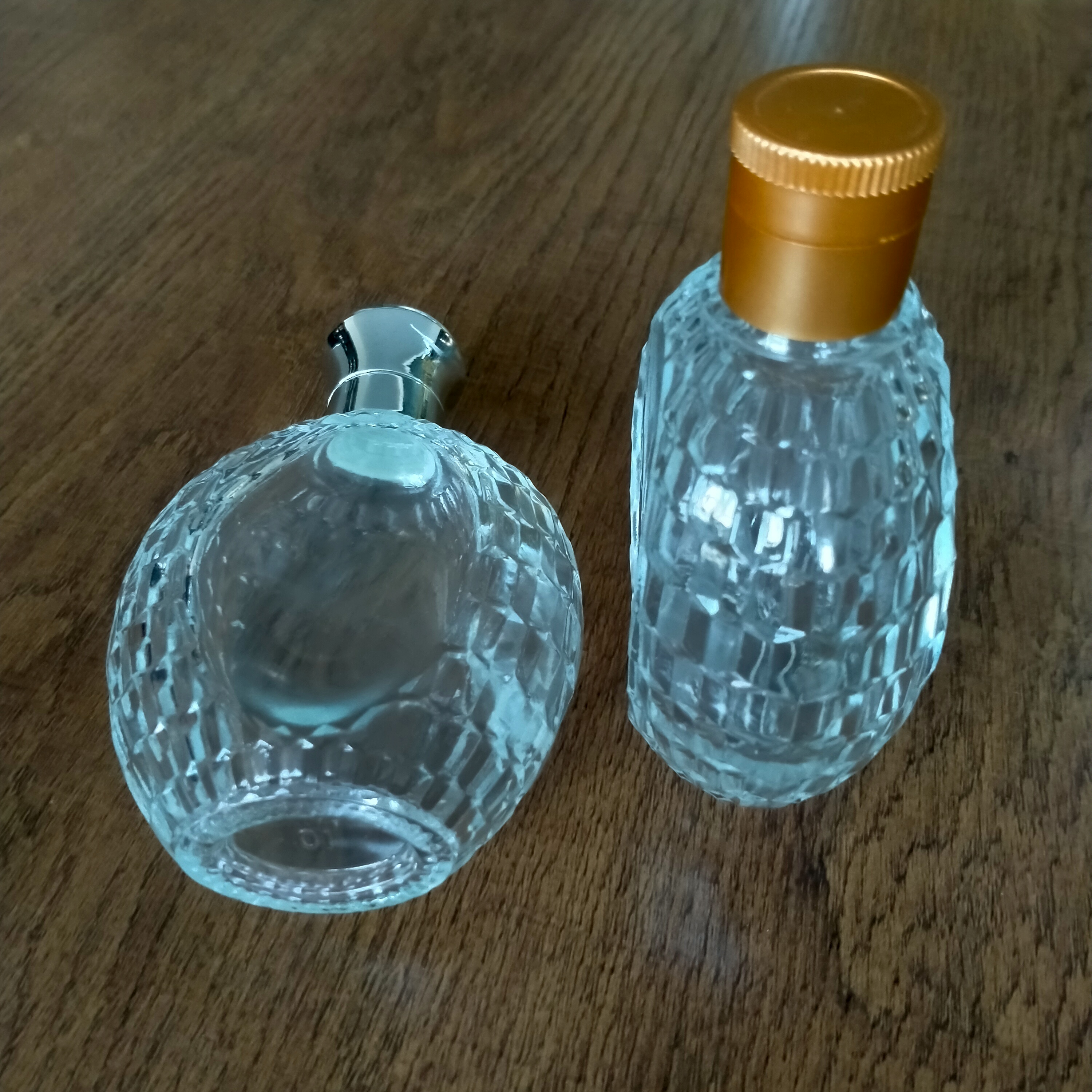 Other Beverage 50ml/100ml Dark Blue Glass Perfume Bottles with Screw Cap Round Design