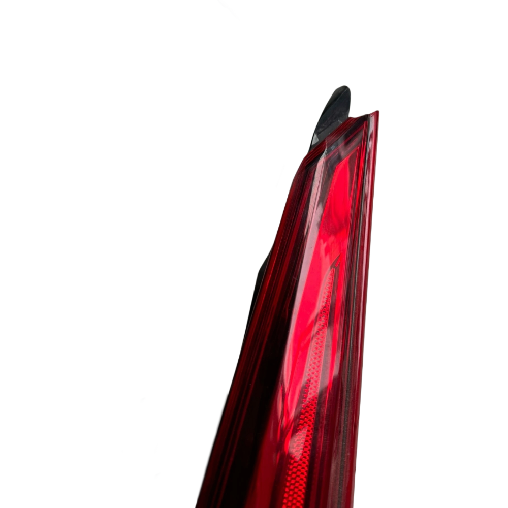 8330B282 LED Tail Brake Light 12V ABS Rear Body with Red Lens New Condition Auto Parts for Mitsubishi Eclipse Cross 2017-2021