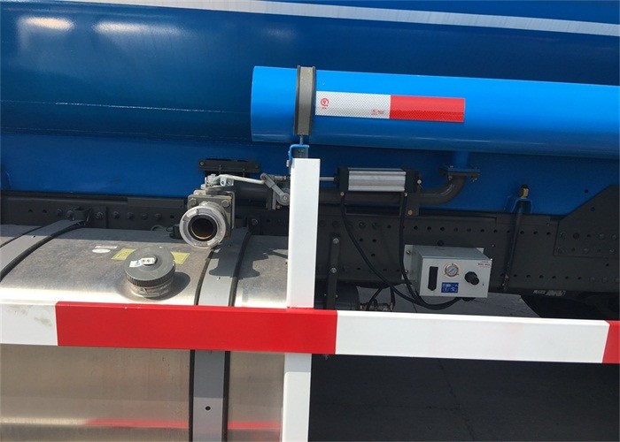 ZZ1257N3647 6x4 HW19710 HOWO Water Tank Truck