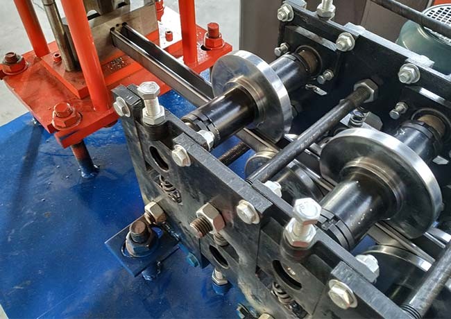 Customized u keel galvanized drywall used omega profile light gauge steel framing cold roll forming machine
