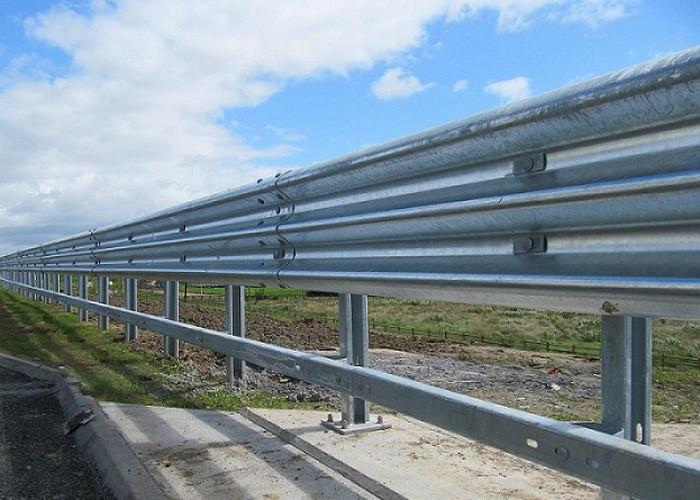 High Standard Hot Dip Galvanized Highway Guard Rail Two Wave Fence Any Color