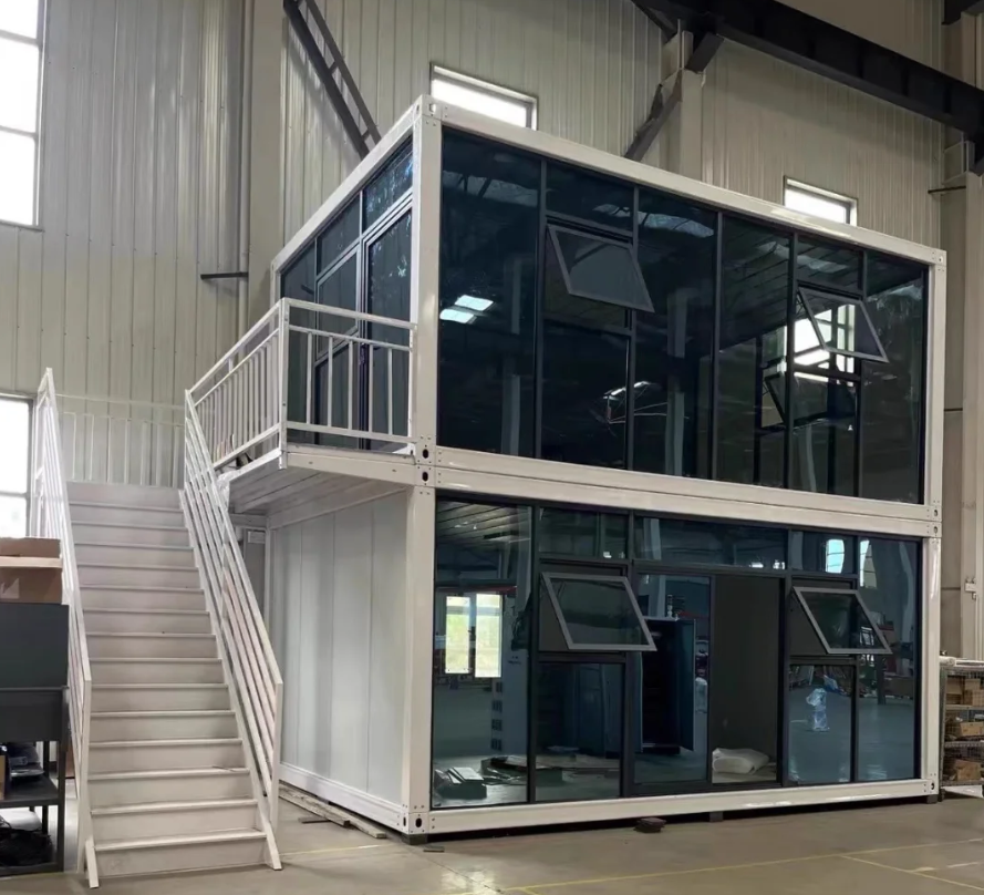 Hotel Flat Pack Container House Portable and Customizable Accommodation Solution