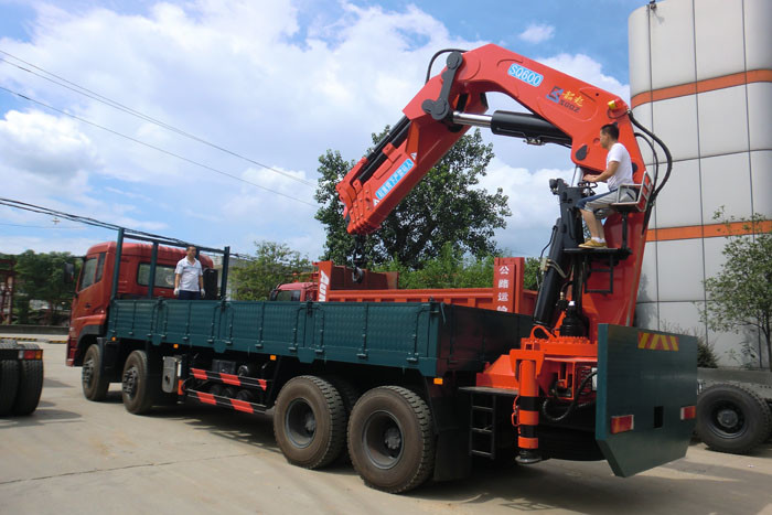 25-80 Tons Truck Mounted Crane 8X4 LHD , Truck Mounted Lifting Equipment