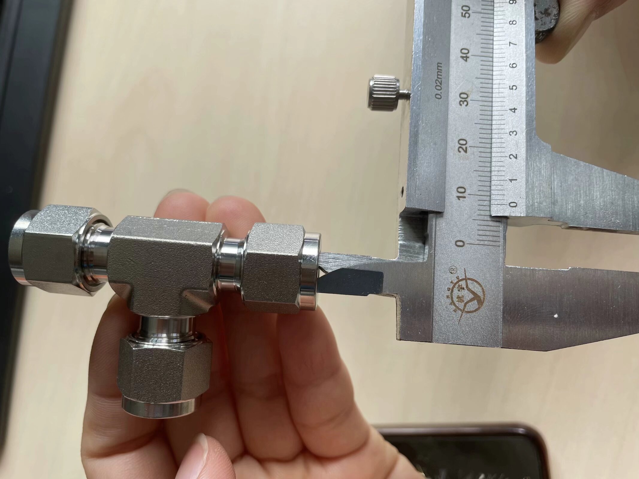 304/316 Stainless Steel Double Ferrule Compression Tube Fittings Tee Customized Support ODM Liquid Medium 1 Piece MOQ