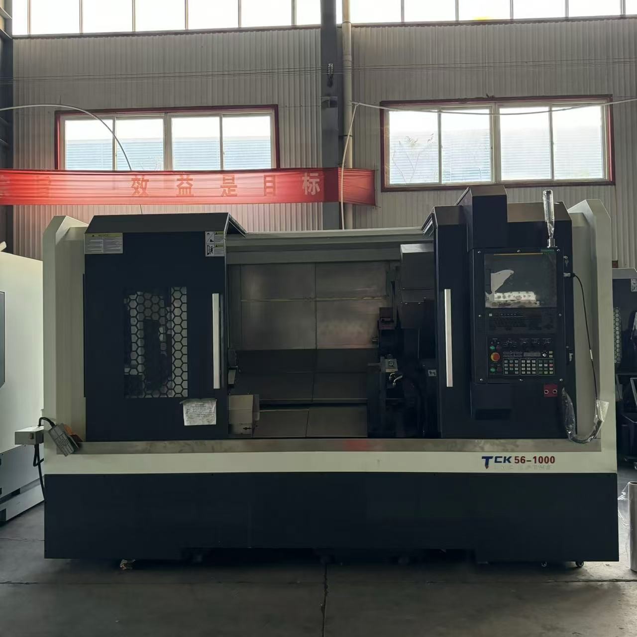 High Precision Slant Bed Lathe TCK56 750mm 10inch Hydraulic Chuck And Steady Rest