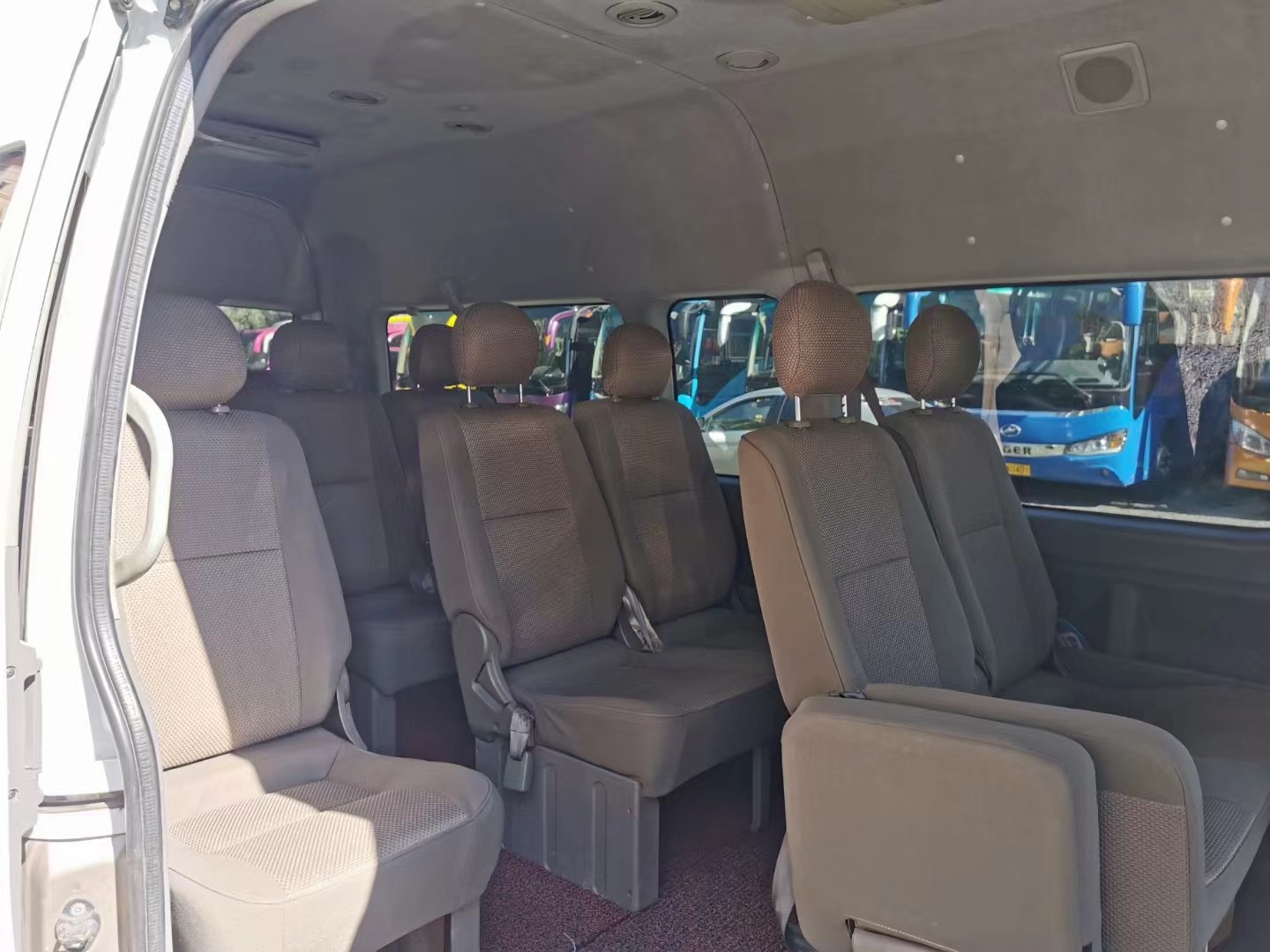 94kw Used Higer Bus 15seats Hiace Diesel Engine Left Steering Bus High Roof