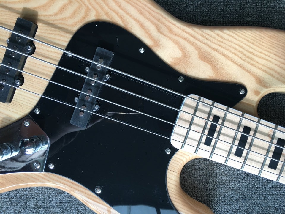 Custom 4 strings fanned fret electric bass ash body maple neck 33-35' passive pick up