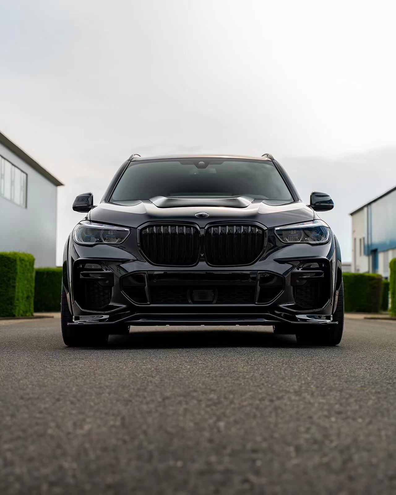 For BMW X5 G05 F95 Carbon Fiber Widebody Kit X5 G05 F95 Carbon Fiber Front Lip Diffuser Spoiler Wide-body Kit