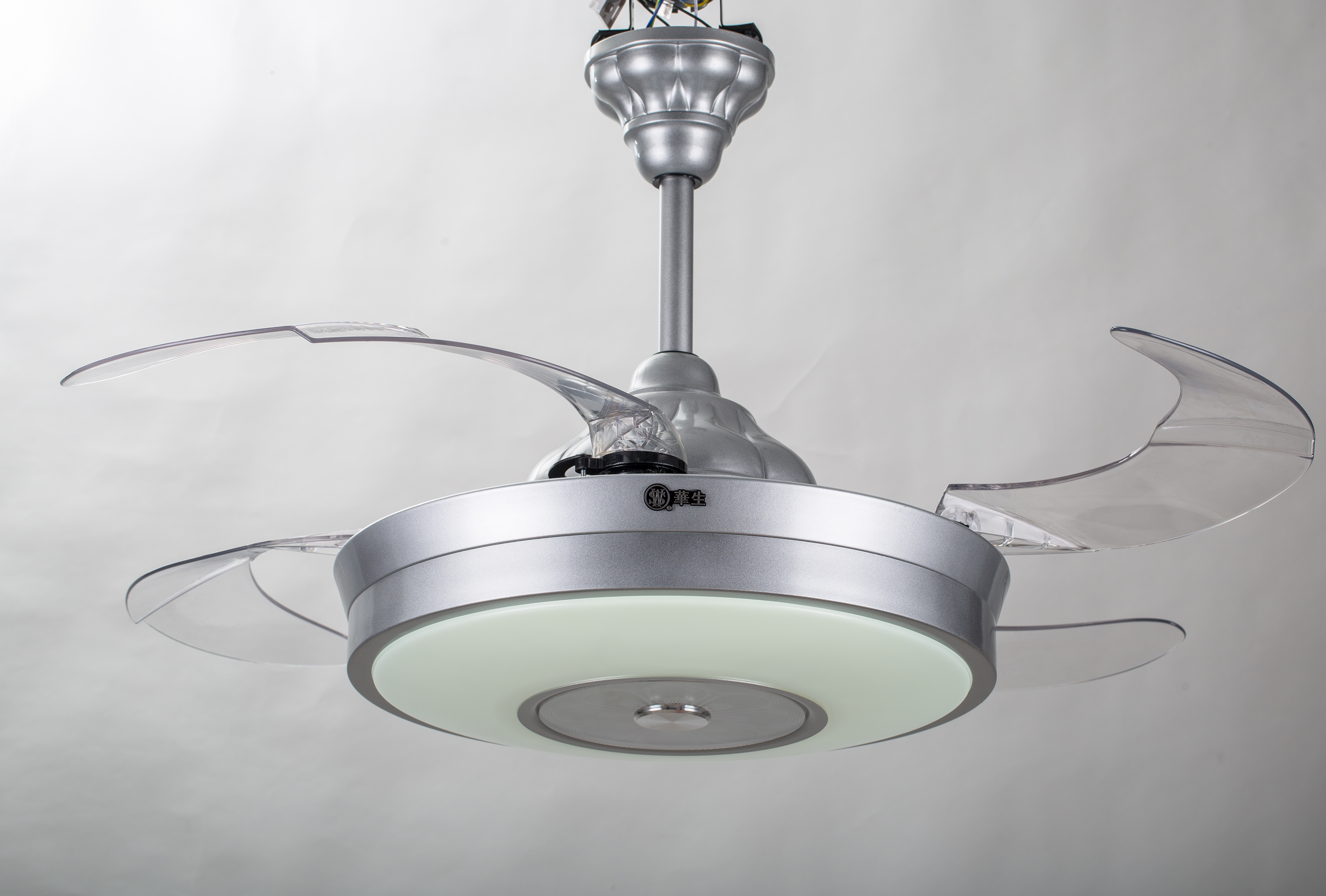 6000K 3600lm Fancy Ceiling Fan Lights Silver Collapsible Ceiling Fan With Pop Out Blades