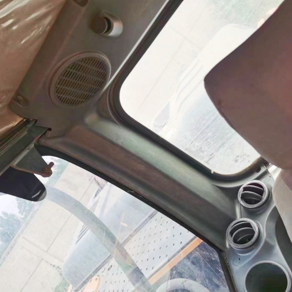Heavy Hyundai Used Excavator With Bucket Capacity 1.05 Cubic Meter