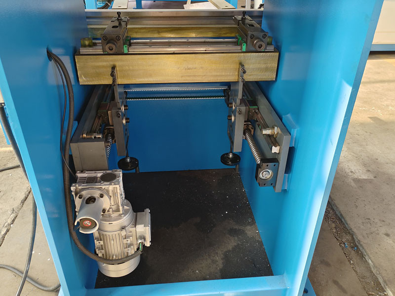 WC67K 30T1000MM Mini Press Brake With E21 System Torsion Bar NC Press Brake Machine With Quick Change Clamps