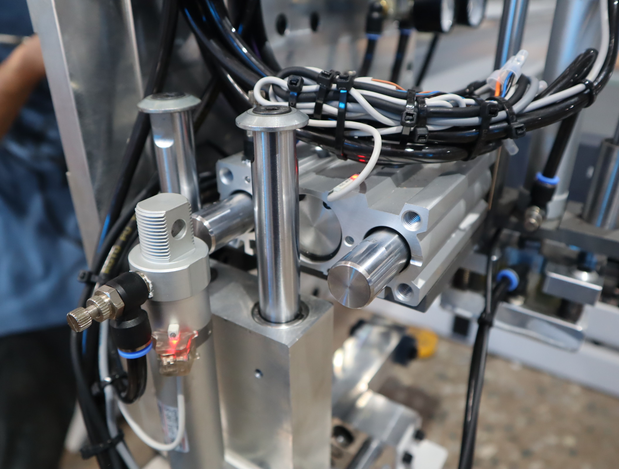 ACM Fabricated CNC Panel Router Flexible With Labeling System Loading Unloading 26kw