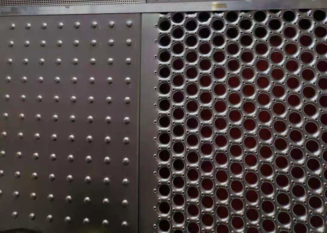 Aluminum 3.5mm Round Hole Non Slip Resistant Safety Grating For Stair Treads