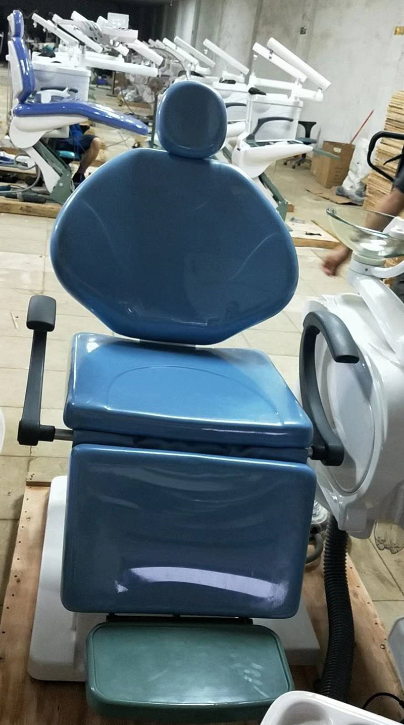 2/4 Holes Ergonomic Dental Chair Unit 24V Noiseless DC Motor