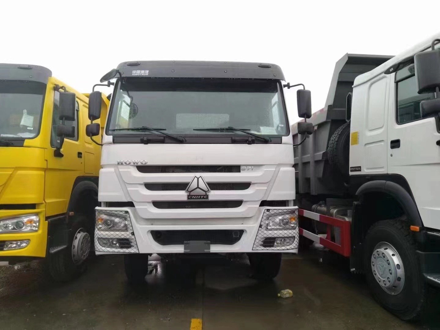 371/375hp Used Dump Tipper Truck Left Steering In Stock Euro II WD615.47 Engine