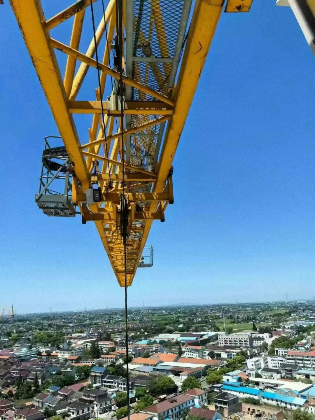 Yongmao Tower Crane Strong and Affordable with Maximum Lifting Height of 50-100m Car Type