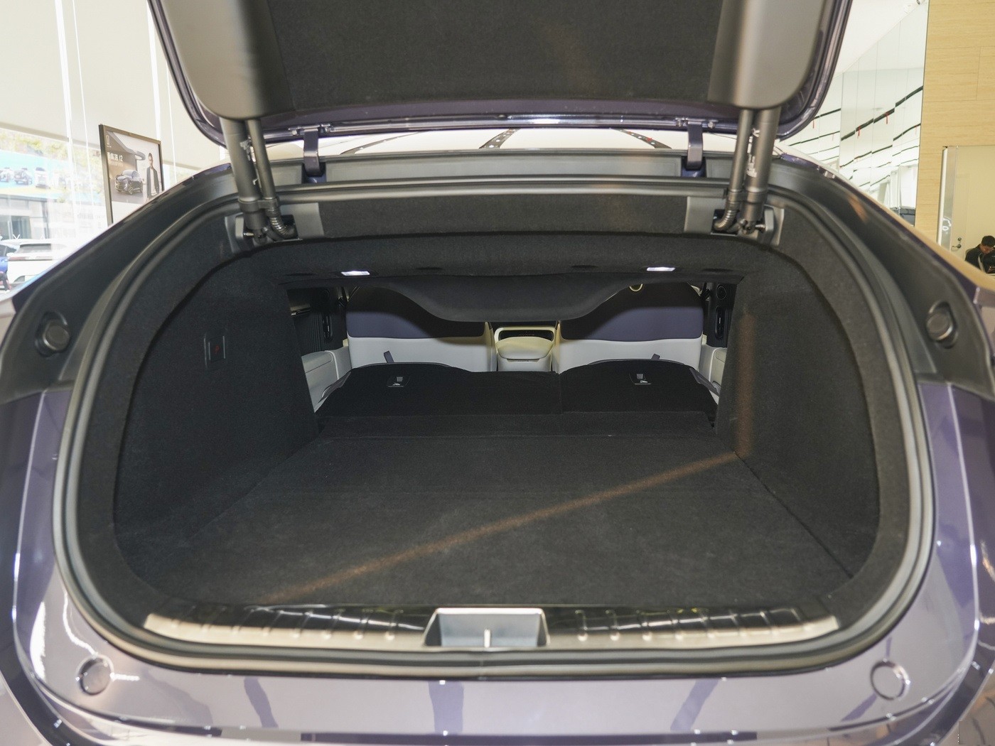 Pure Electric Vehicle AVATR 12 Electric Car With Range 700km