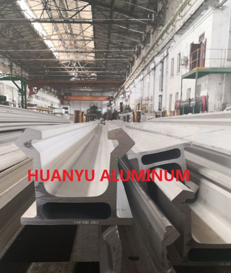 T6 7020 Hydraulic Aluminium Extruded Profiles 3300MM Length
