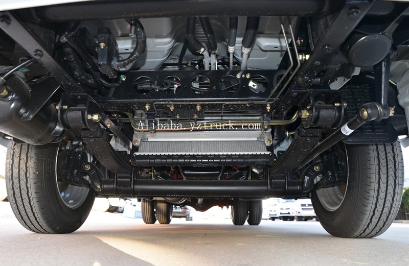 Dongfeng 3.7m Cargo Box Small Transporter 2000RPM 4x2 Single Row Light Cargo Truck