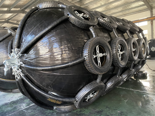 Marine Rubber Pneumatic Fenders For Ships BV Certificated Tyre Net