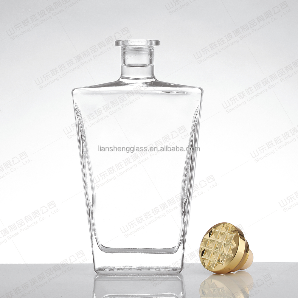 Customized Bottle Color Whisky Liquor and Wine Square Glass Bottle with Cap in Custom Size
