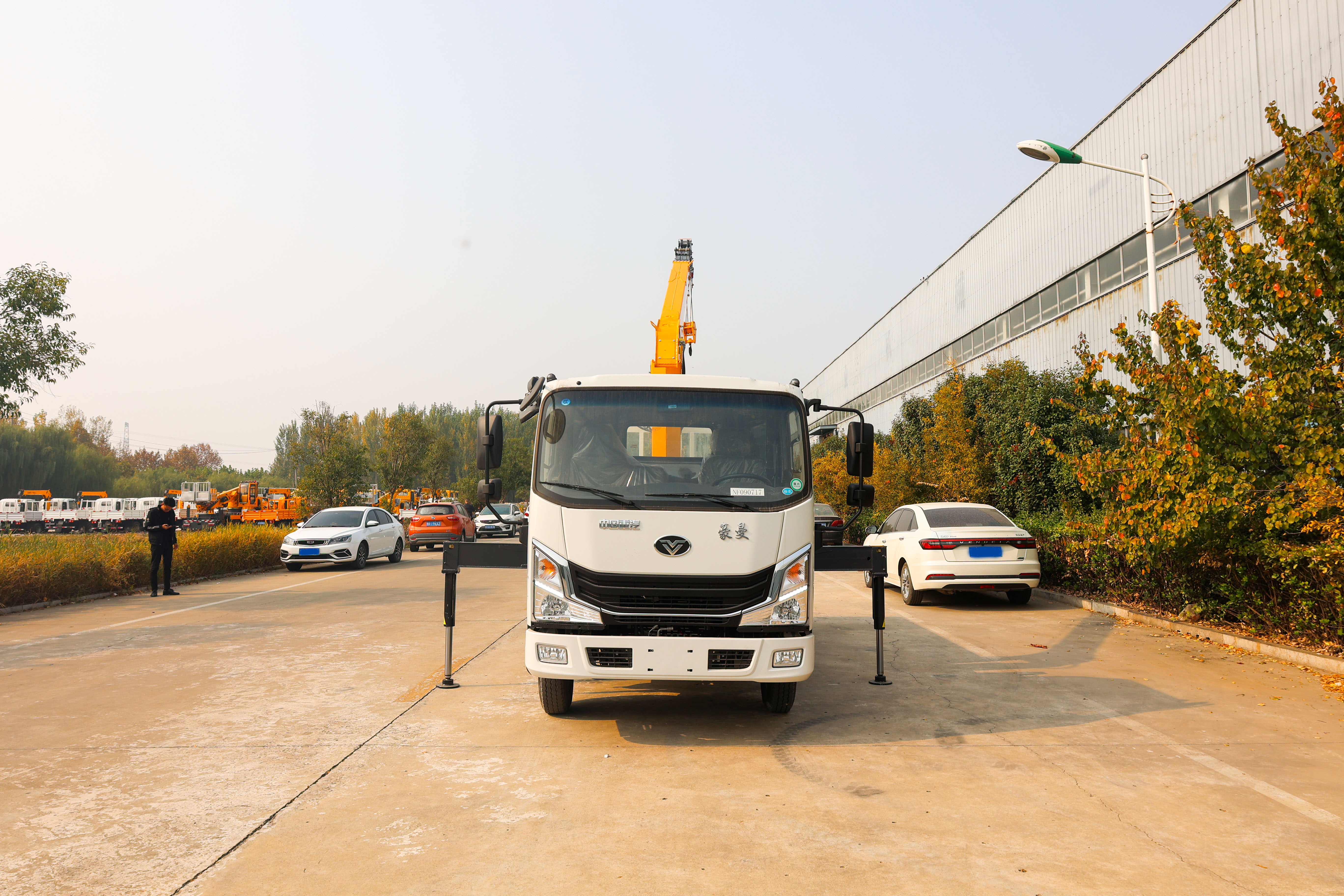 2023 4x2 3.2ton Lift Stiff Boom Truck Telescopic Truck Crans for Sale Mounted Crane Straight 3 / 4 Telescopic Boom 131 HP