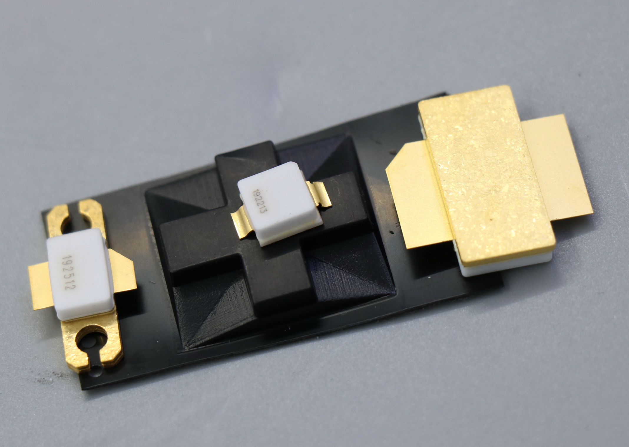 Wide Band 700-3600MHz 20W RF Power Transistor LDMOS FETs 28V Broad-Band LDMOS RF Transistor, High Power RF Transistors