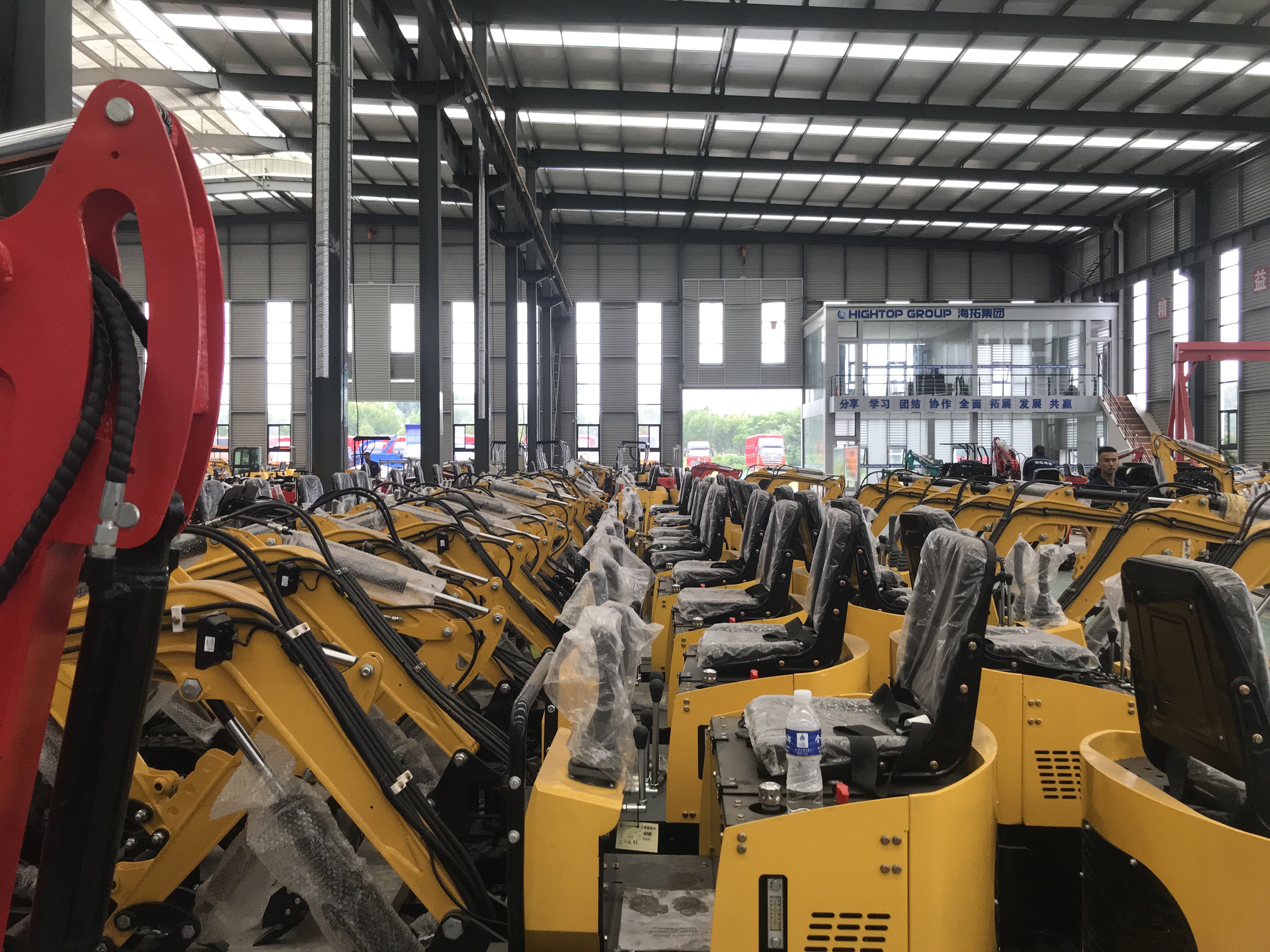 1.5 Tonne Excavator Digging Machine Mini Excavator with CE Euro 5 Certification