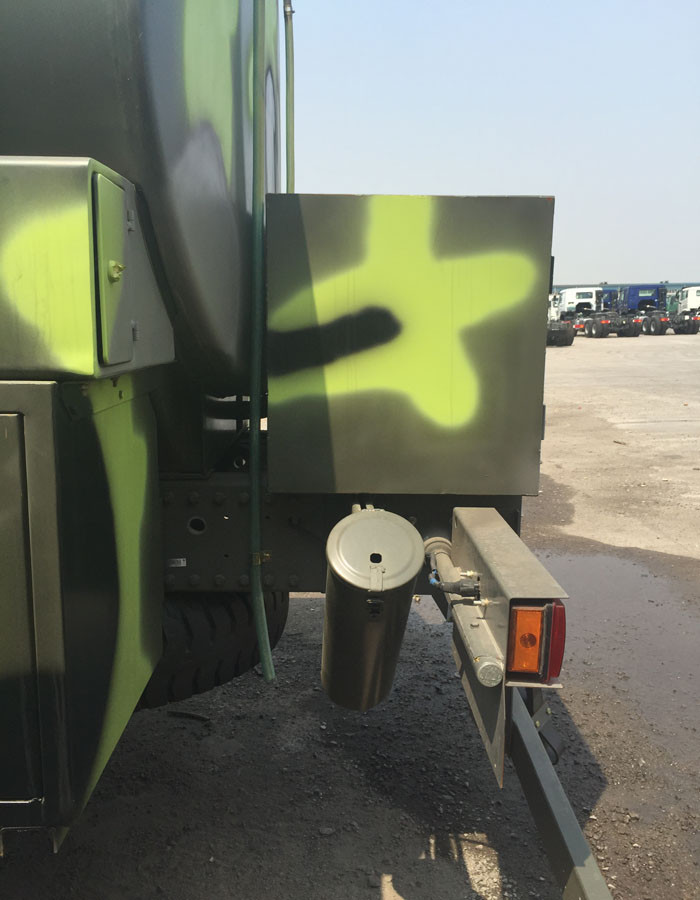 Gasoline / Diesel Oil Tank Truck For Army 9 Tons 25000 Kg 9200 × 2500 × 3150mm