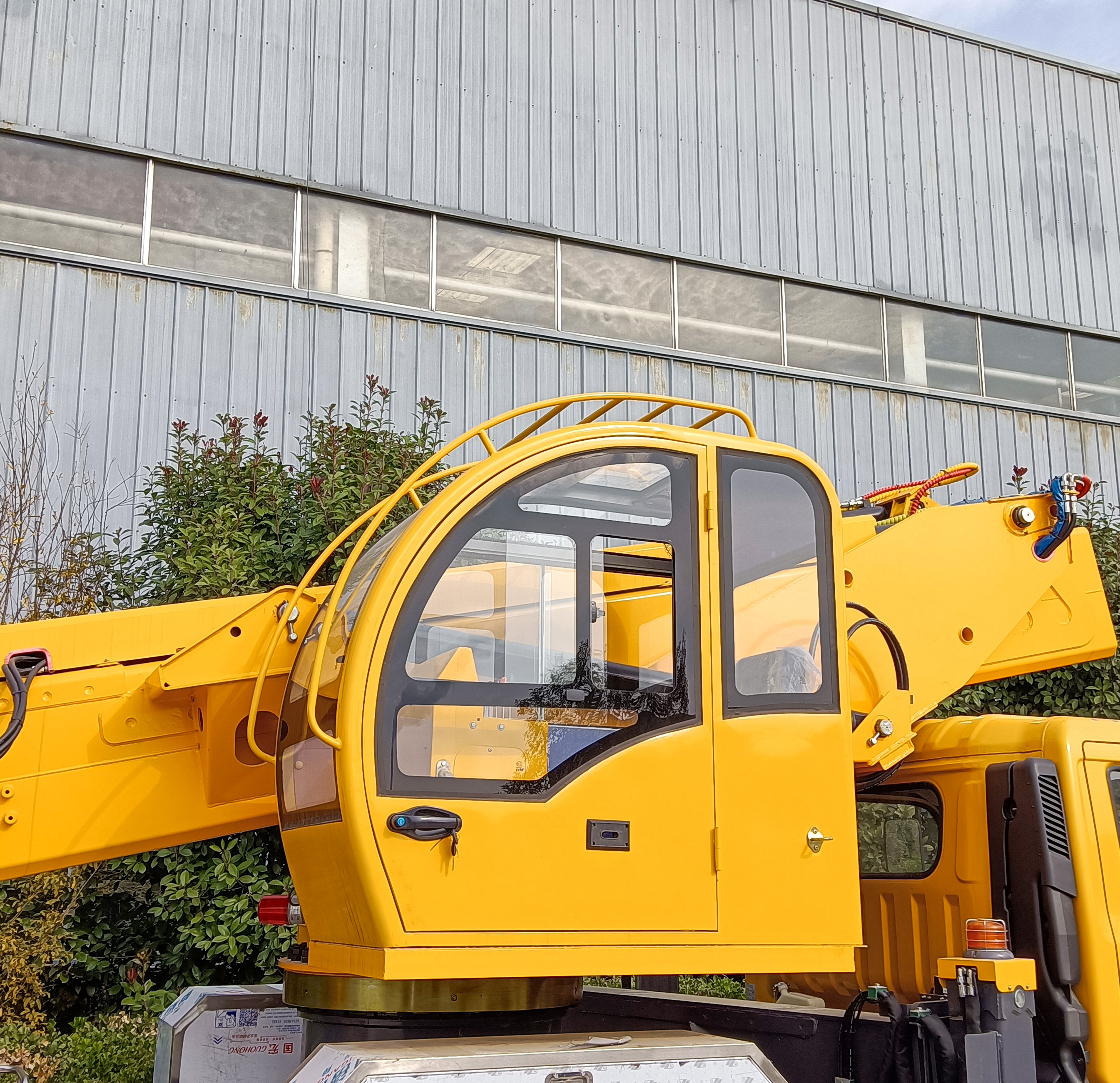 SINOTRUK new 50m Aerial Working Platform Truck high-altitude working lift truck for sale