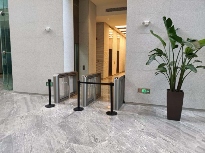 Airport 100w 0.3s Swing Barrier Gate Speedlanes RS485 5