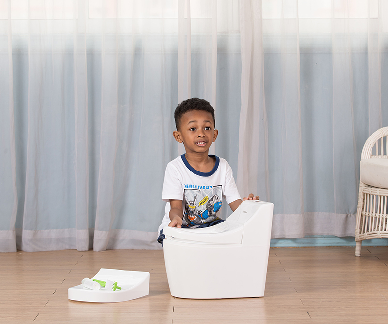 Modern Blue Baby Potty Toilet With EN-71 Certification Lightweight Design and Customizable Logo