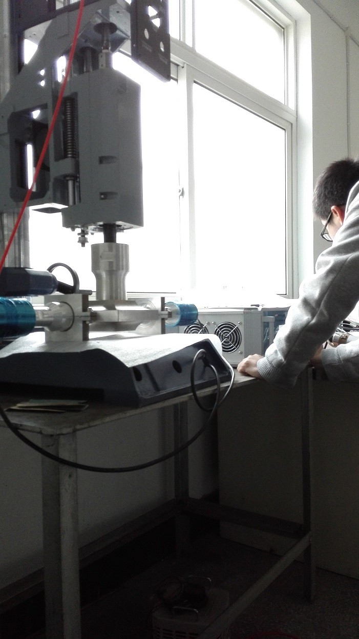 Heavy Duty Ultrasonic Plastic Welding Machine For Automotive Industry / Auto Lamps