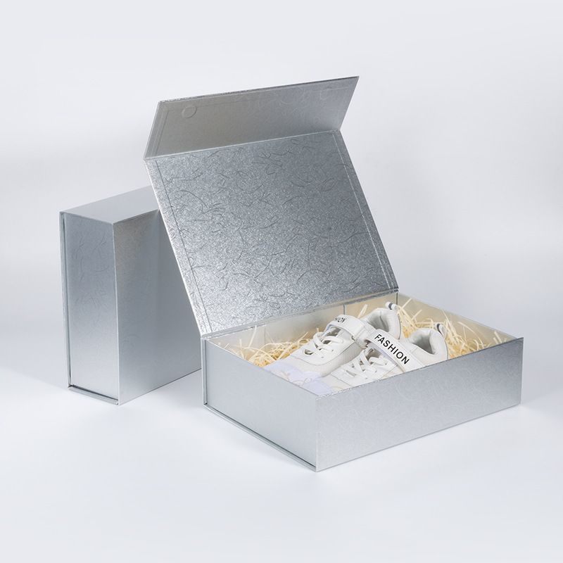 Fancy Design Custom Logo Printing Matt Laminated Rigid Cardboard Wedding Grown Packaging Magnetic Box