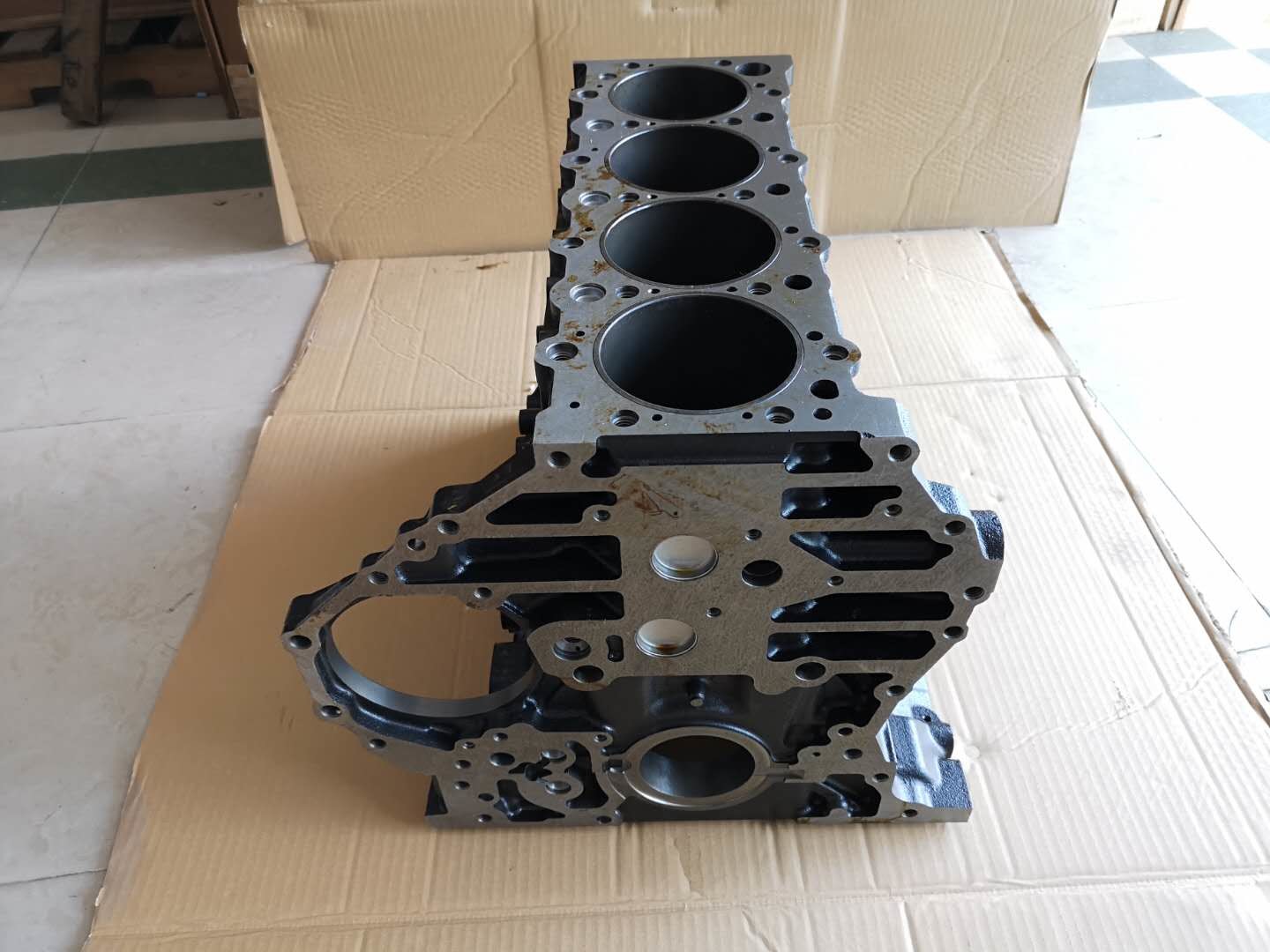 700P FTR 4HK1 Engine Block 8982045280 With Cylinder Liner