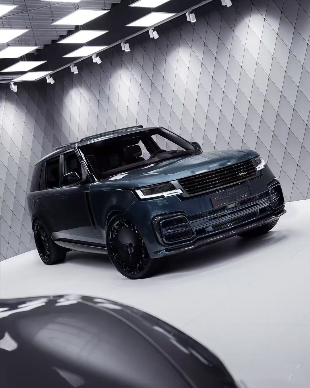 2022 New Range Rover Body Kit BS Style Front Lip Splitter Bumper Diffuser