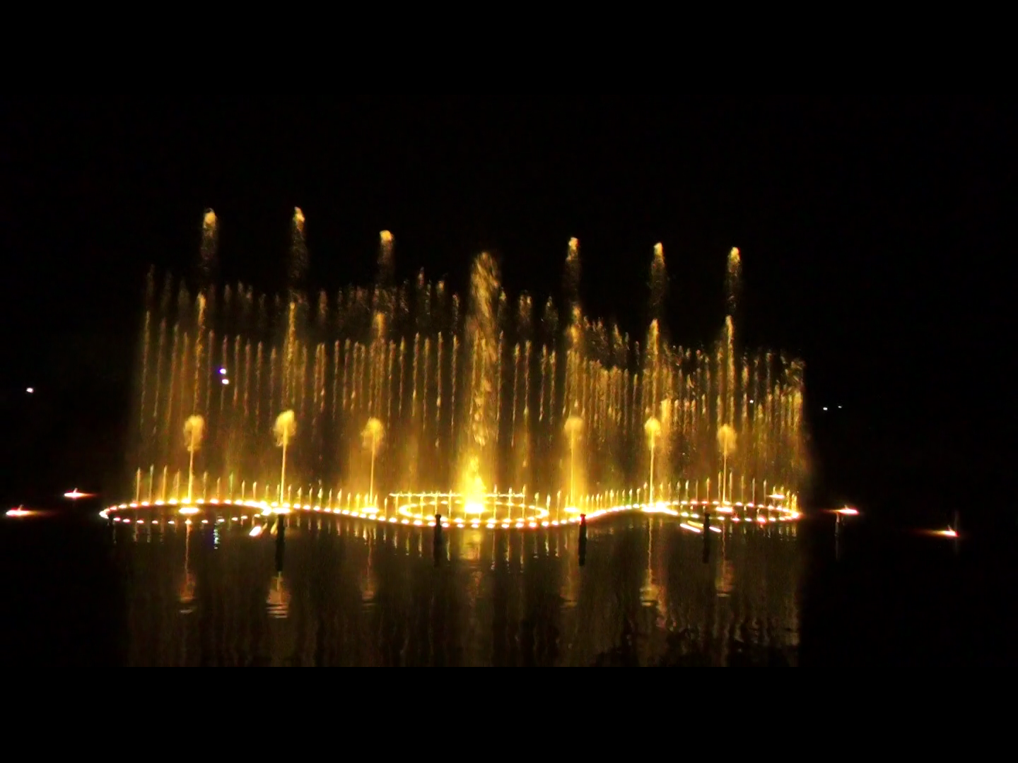 floating color changing RGB led light musical large outdoor water fountains music dancing water fountain