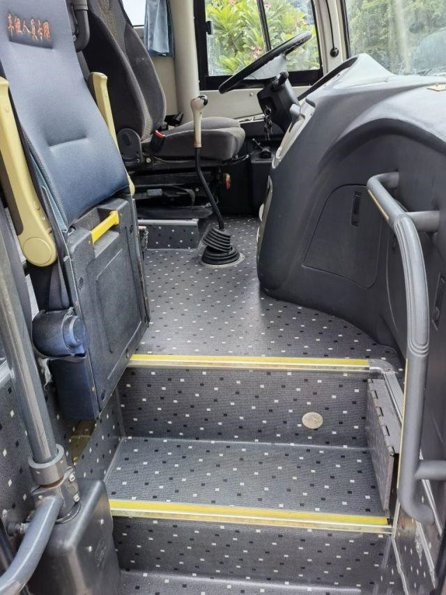 Used Tour Bus Model XMQ6859 Brand Kinglong 35 Seats Low Kilometer Euro III Used Mini Coach