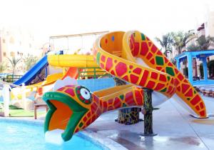 China Outdoor Cobra Mini Pool Slide Fiberglass Swimming Pool Water Game For Children on sale